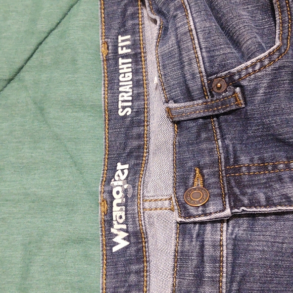 Wrangler straight fit jeans - Picture 2 of 6